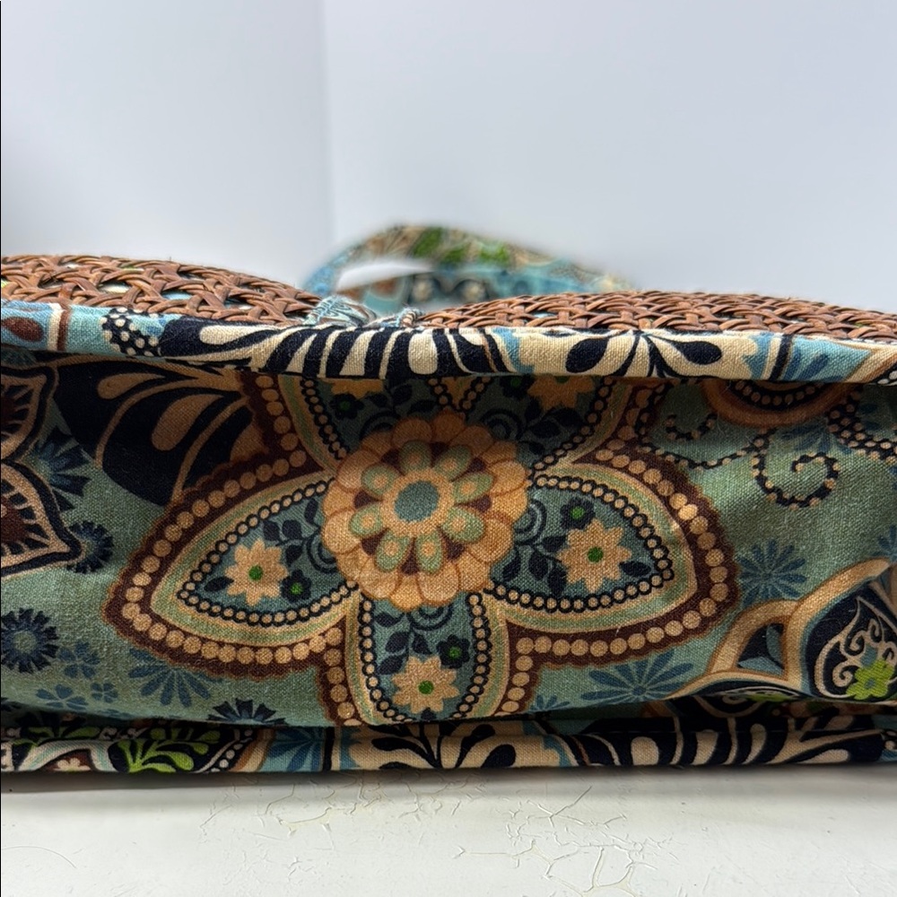 Vera Bradley Woven and Fabric Tote with Sandals - Picture 13 of 13